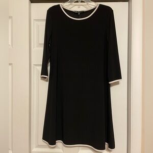 *Brand New Nik and Nash Black & White Dress - Size PL